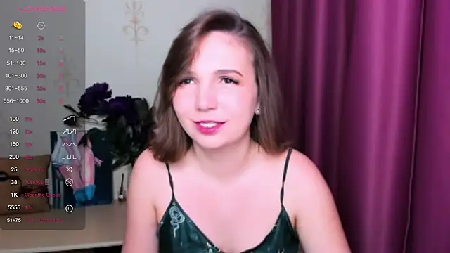 KindHazelHere  online show from 03/12/25, 08:10