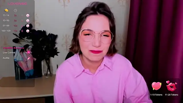 KindHazelHere  online show from 09/29/25, 09:30