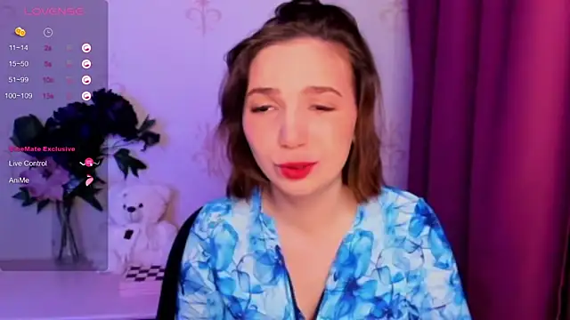 KindHazelHere  online show from 01/15/26, 08:12