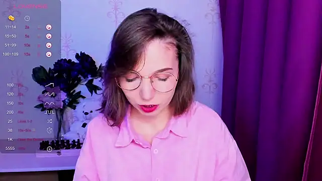 KindHazelHere  online show from 02/03/26, 09:14