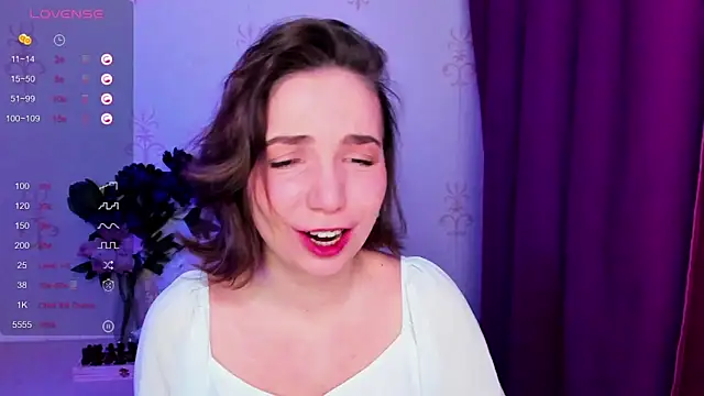 KindHazelHere  online show from 02/04/26, 08:09