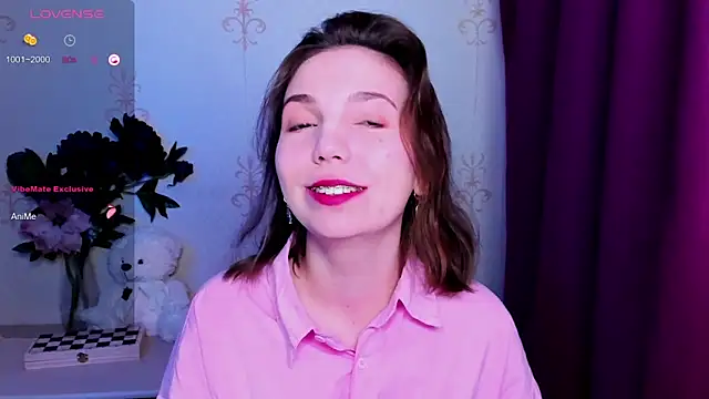 KindHazelHere  online show from 04/04/26, 10:18