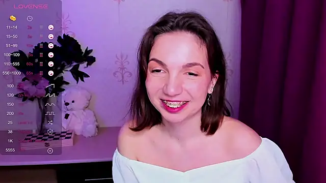 KindHazelHere  online show from 04/09/26, 06:41