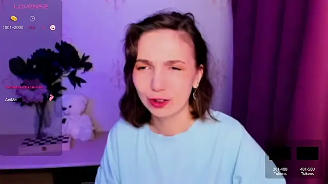 KindHazelHere  online show from 04/13/26, 12:27