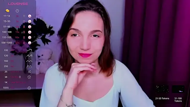 KindHazelHere  online show from 05/07/26, 10:48