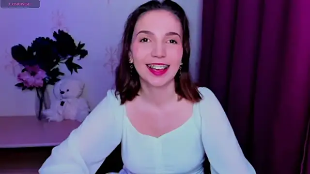 KindHazelHere  online show from 05/09/26, 12:38