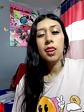 Snapshot of Giuliana90 chatting on 03/03/26, 10:04 Giuliana90 online show from 03/03/26, 10:04