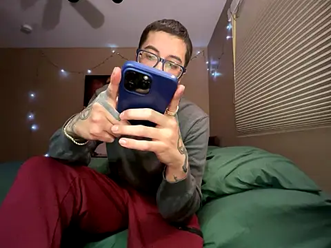 Snapshot of Bwcjoshbanks chatting on 11/24/25, 03:17 Bwcjoshbanks online show from 11/24/25, 03:17