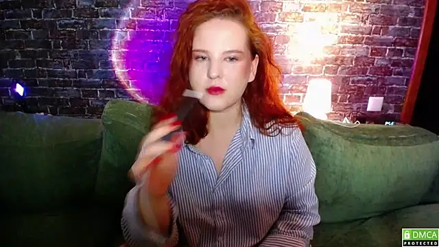 Snapshot of FlowerOfFreedom_ chatting on 12/18/25, 04:29 FlowerOfFreedom online show from 12/18/25, 04:29