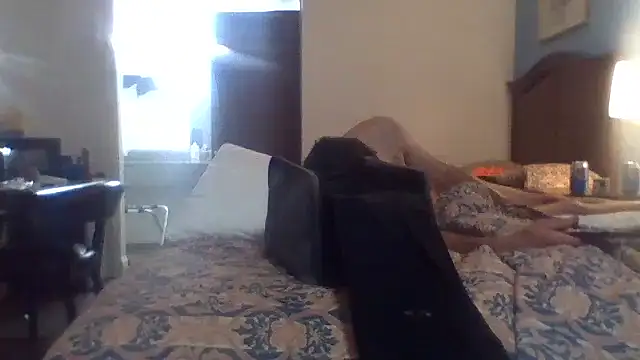 Snapshot of tuRb0420 chatting on 09/24/25, 01:03 tuRb0420 online show from 09/24/25, 01:03