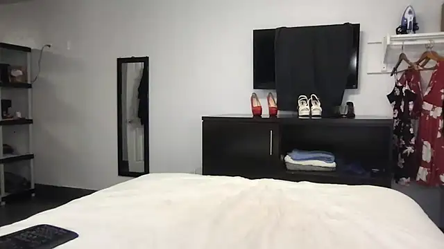 TiffaneyLove online show from 05/15/26, 11:23