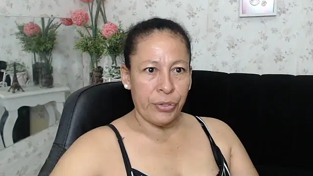 mature martina online show from 03/12/25, 11:22