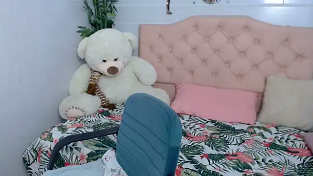 mature martina online show from 09/15/25, 10:32