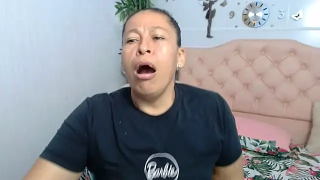 mature martina online show from 09/24/25, 10:35