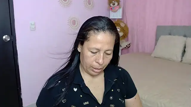 mature martina online show from 10/06/25, 10:18