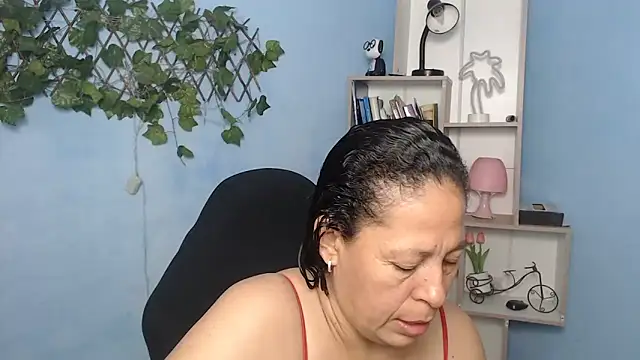 mature martina online show from 12/23/25, 08:56