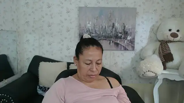 mature martina online show from 05/25/26, 08:04
