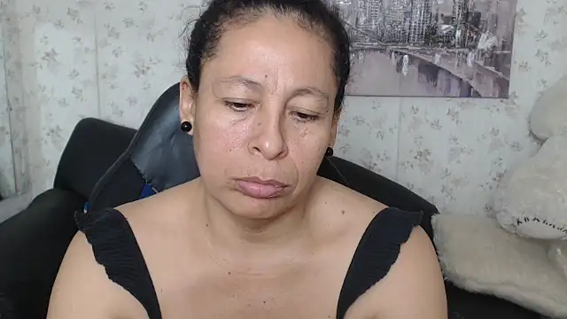 Snapshot of mature_martina chatting on 06/09/26, 09:21 mature martina online show from 06/09/26, 09:21