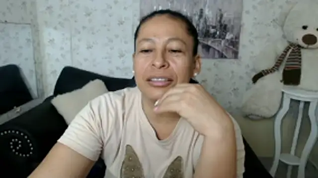 Snapshot of mature_martina chatting on 06/17/26, 09:49 mature martina online show from 06/17/26, 09:49