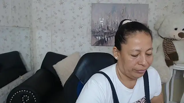 Snapshot of mature_martina chatting on 06/19/26, 10:13 mature martina online show from 06/19/26, 10:13