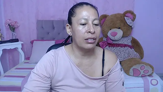 Snapshot of mature_martina chatting on 07/02/26, 10:27 mature martina online show from 07/02/26, 10:27