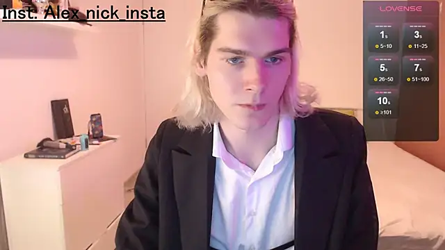 Snapshot of Alex_Nick_ chatting on 02/18/25, 08:03 Alex Nick online show from 02/18/25, 08:03