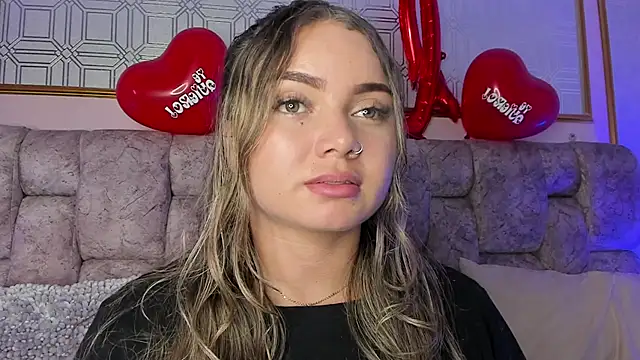 AnnyLopezz  online show from 02/19/25, 10:01