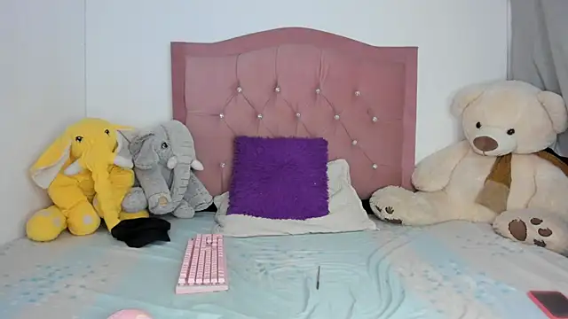 LittleAngelx online show from 05/23/26, 03:56