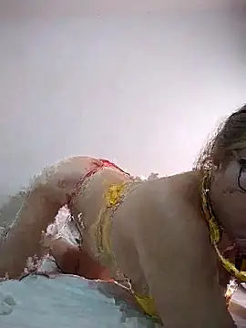 Snapshot of luli222 chatting on 12/04/25, 07:44 luli222 online show from 12/04/25, 07:44