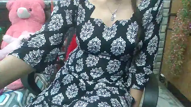 Sexy iknoor online show from 03/17/25, 10:49