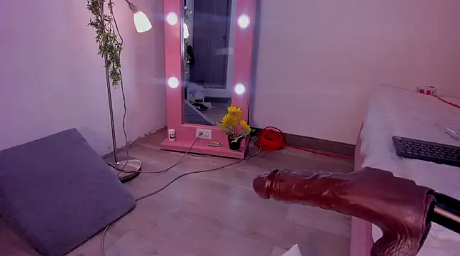 Snapshot of isa_red_hair chatting on 12/21/24, 03:25 isa red hair online show from 12/21/24, 03:25