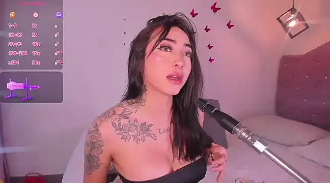 Snapshot of isa_red_hair chatting on 12/22/24, 03:44 isa red hair online show from 12/22/24, 03:44