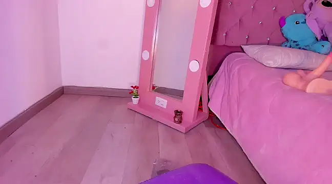 Snapshot of isa_red_hair chatting on 02/07/25, 07:29 isa red hair online show from 02/07/25, 07:29