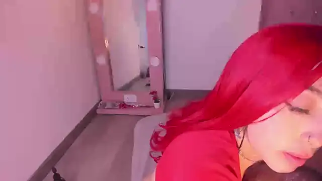 Snapshot of isa_red_hair chatting on 03/17/25, 06:40 isa red hair online show from 03/17/25, 06:40