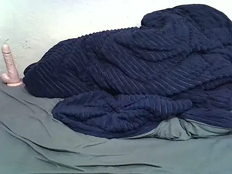 pretty-donna online show from 10/29/25, 05:14