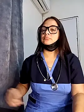 Snapshot of MEGAN_X0XX chatting on 11/17/25, 10:37 MEGAN X0XX online show from 11/17/25, 10:37