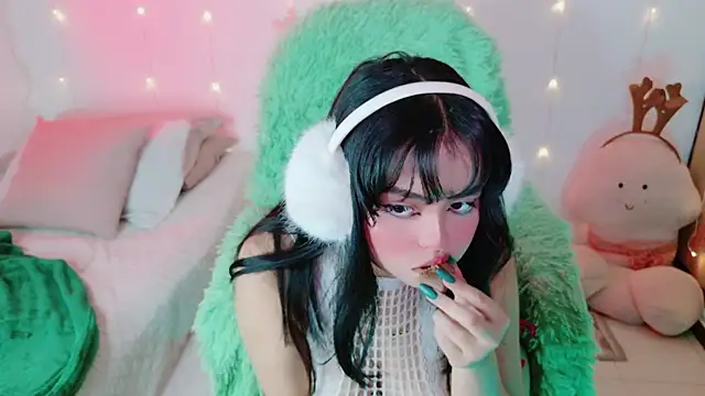 Snapshot of damn_that_booty chatting on 12/08/24, 02:39 damn that booty online show from 12/08/24, 02:39