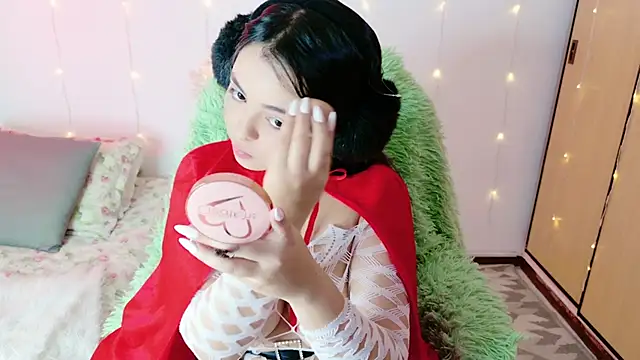 Snapshot of damn_that_booty chatting on 12/15/24, 05:42 damn that booty online show from 12/15/24, 05:42