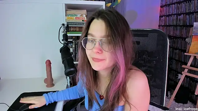 icefroqq online show from 02/23/25, 10:42