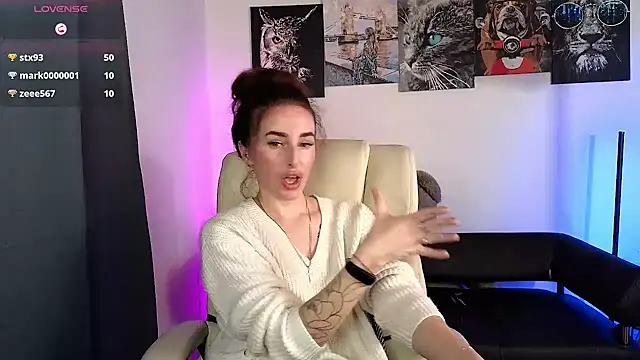 xx adrihanna xx online show from 02/19/25, 09:03