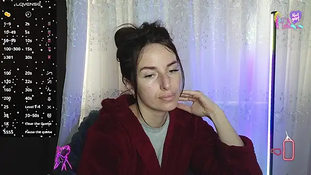 xx adrihanna xx online show from 05/10/26, 06:40