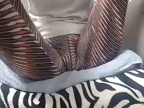 Snapshot of Web_Lady chatting on 11/20/25, 09:42 Web Lady online show from 11/20/25, 09:42