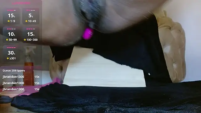 Snapshot of wendy_rivera_ chatting on 03/17/25, 05:49 wendy rivera online show from 03/17/25, 05:49