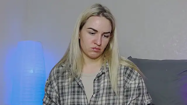 Snapshot of SofiJames chatting on 01/16/25, 06:14 SofiJames online show from 01/16/25, 06:14