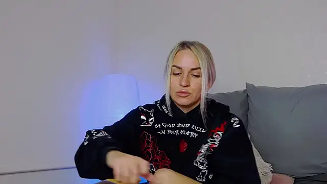 Snapshot of SofiJames chatting on 10/09/25, 06:55 SofiJames online show from 10/09/25, 06:55