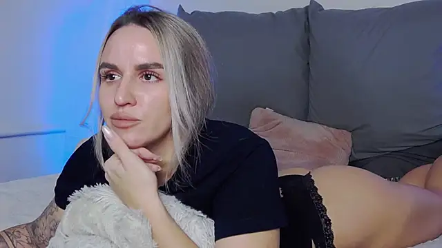 Snapshot of SofiJames chatting on 11/26/25, 07:09 SofiJames online show from 11/26/25, 07:09