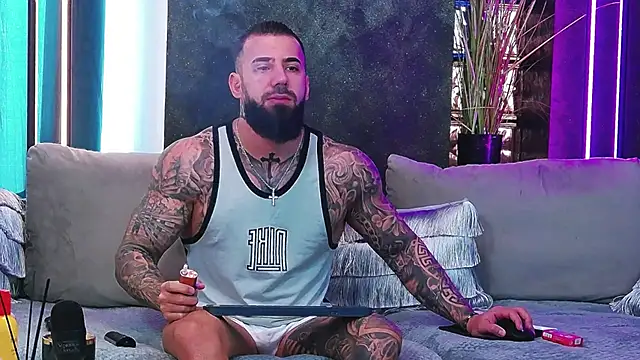 masterkingofmusclee online show from 02/26/25, 08:48