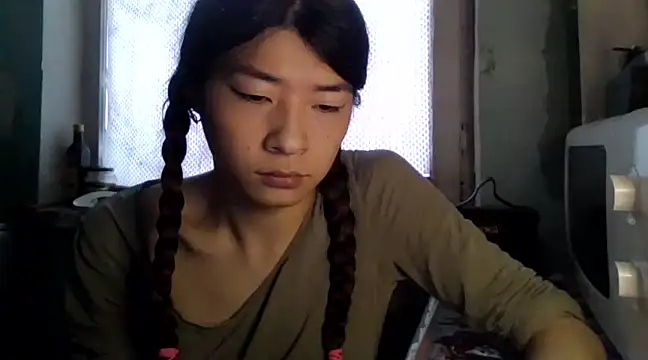 CarlyJoy online show from 02/26/25, 12:25