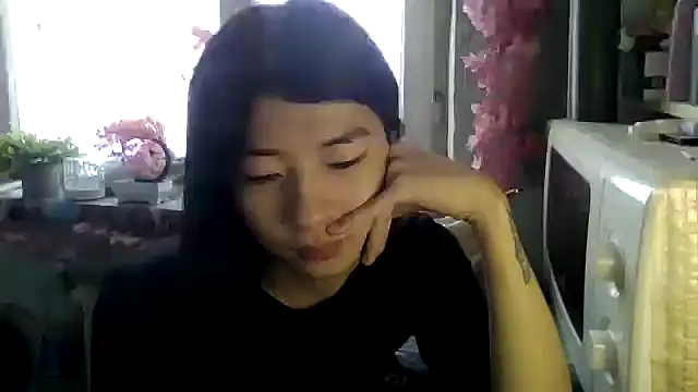 CarlyJoy online show from 12/19/25, 10:22