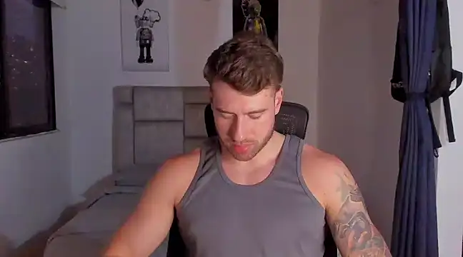 Snapshot of paul_rogerr chatting on 02/14/25, 11:31 paul rogerr online show from 02/14/25, 11:31